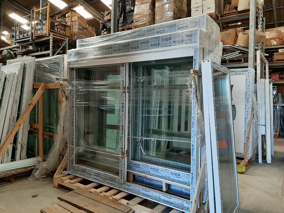 Détail d'une baie vitrée PVC vendue au Marais Fleuri